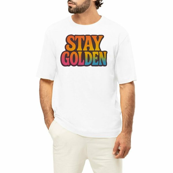 T-shirt « Stay Golden » porté